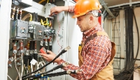 Brands,  Businesses, Places & Professionals Five Season Electrician Co in Cedar Rapids IA