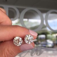 What is the Difference Between Natural and Lab-Grown Diamond Earrings?