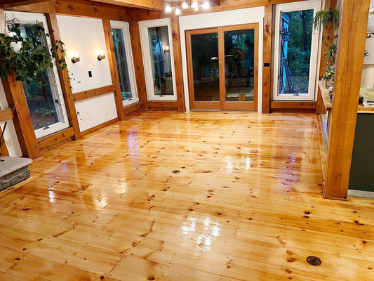 Dustless Hardwood Floor Refinishing For Homeowners on Rochester, New York